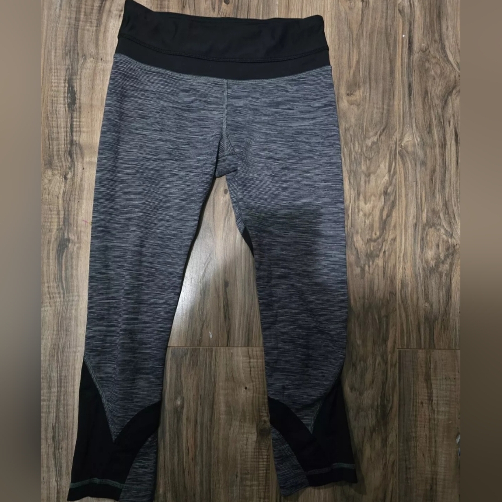 Lululemon Run Inspire Crop Size 4
